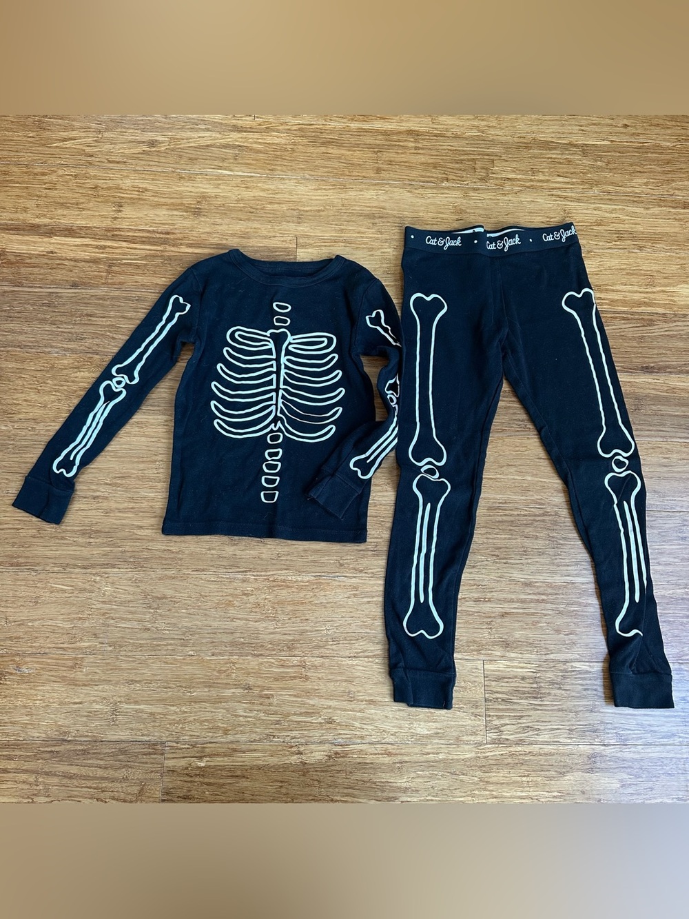 CAT & JACK Black Glow Skeleton Kids Size 6 Long Sleeve Pajama Set